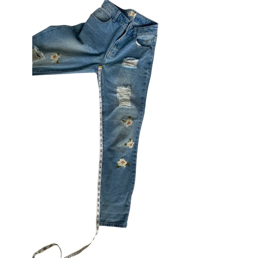 Chelsea & Violet High Rise Distressed Floral Embroidered Mom Jeans 28 Country - Picture 12 of 15